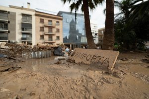 Plaça l'Església de Sant Jordi